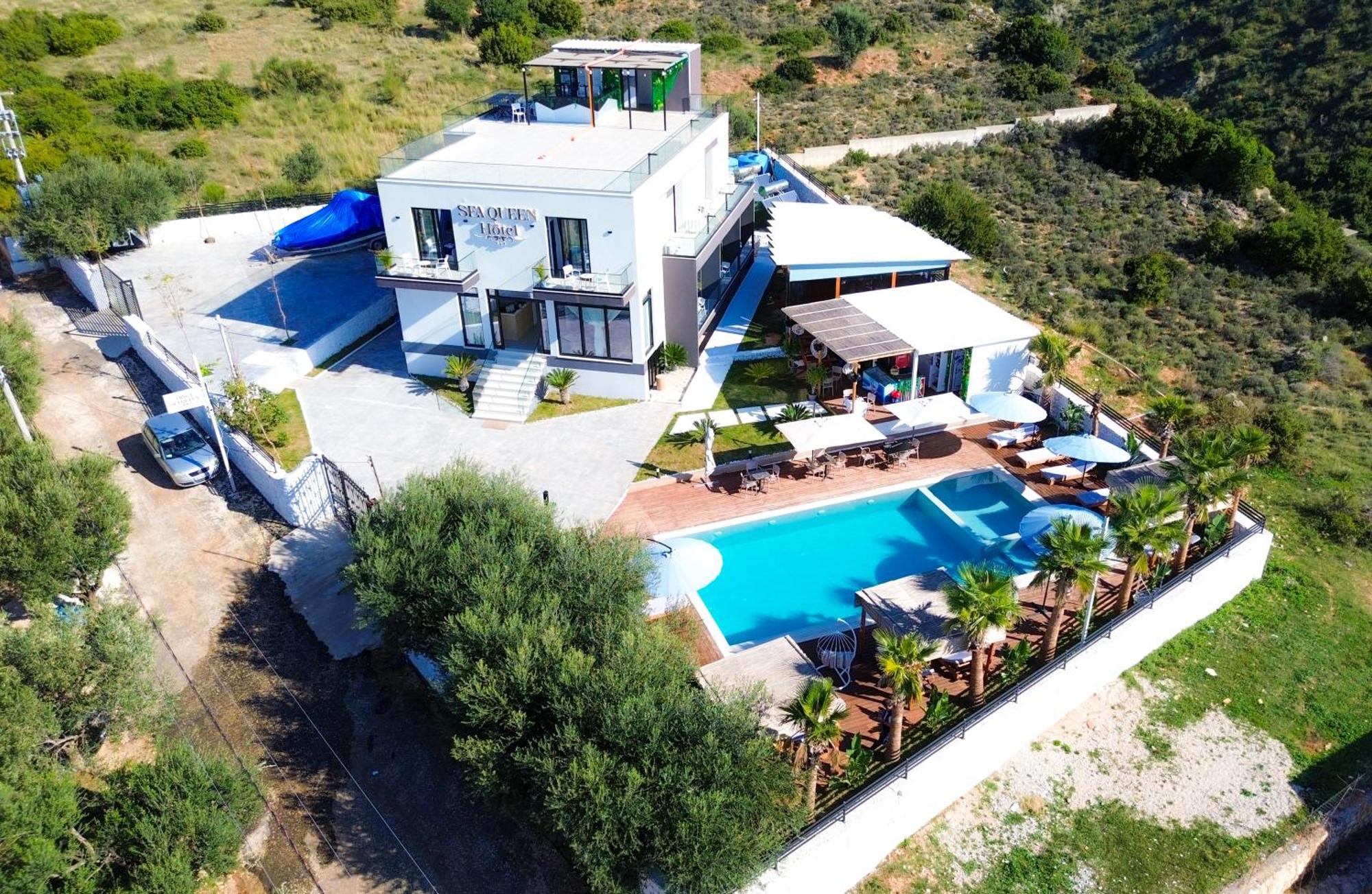 Sea Queen Luxury