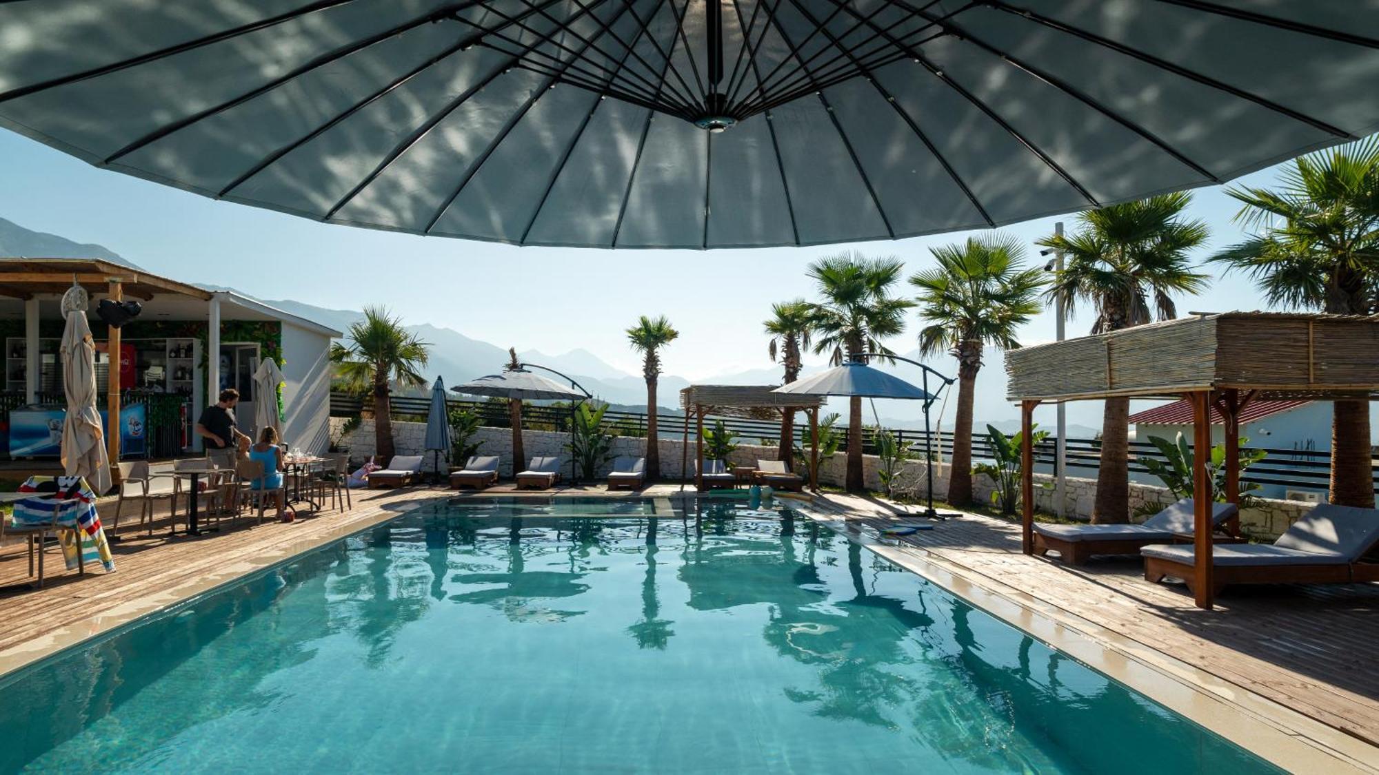 Sea Queen Luxury Hotel Radhimë