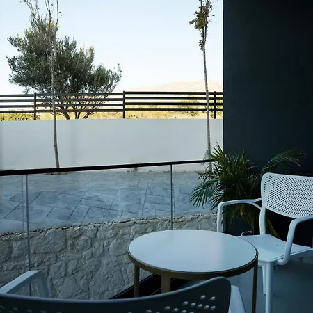 Sea Queen Luxury Hotel Radhime Exterior photo