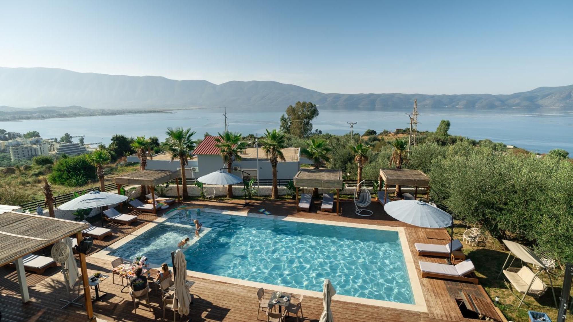 Sea Queen Luxury Hotel Radhime